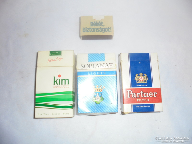 Három darab cigis, cigaretta papír, zacskó, doboz, csomagolás együtt - Sopianae, Partner, Kim