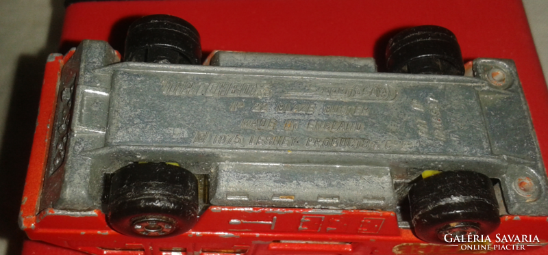 Matchbox superfast blaze buster fire truck no 22, vintage toy truck made in England by Lesney, 1975
