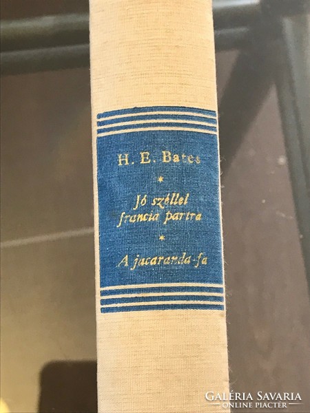 H.E Bates -Jó széllel francia partra címmel.Európa kiadó 1965. Milliók könyve.