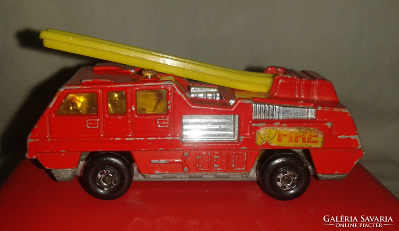 Matchbox Superfast Blaze Buster Fire Truck No 22, Vintage Toy Truck Made in England by Lesney, 1975