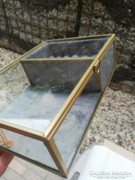 Large glass-metal jewelry box