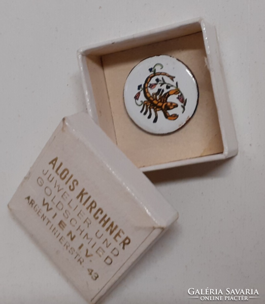 Antique frameable fire enamel scorpion pendant in beautiful condition box