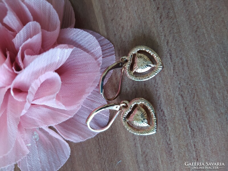 Bizzu stone heart-shaped earrings
