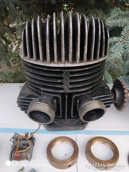Veterán motor IZS-49 (DKV) alkatrészek! /1956-os gyártás./
