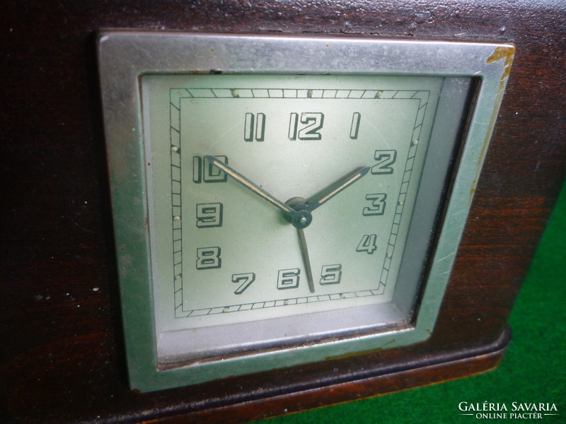 Small art deco mantel clock.