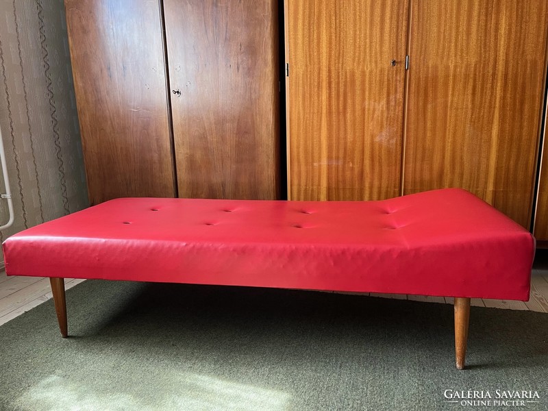 Retro furniture red leatherette bed