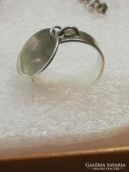 Showy solid silver ring