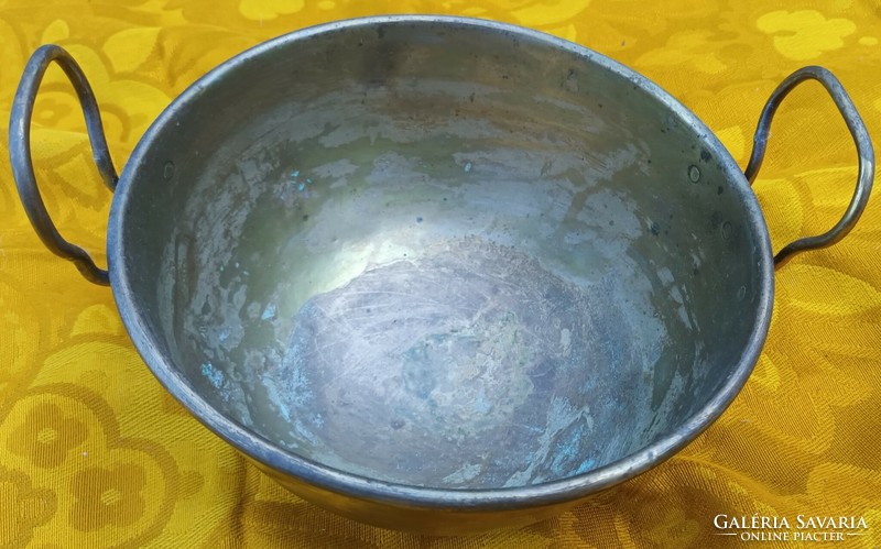 Old kitchen copper foam kettle - cauldron