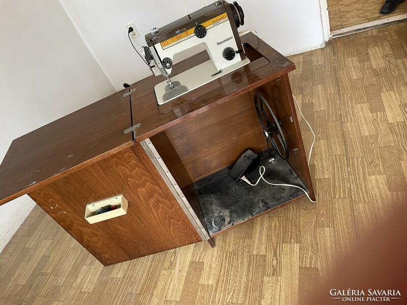 Naumann sewing machine