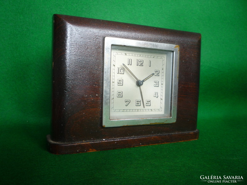 Small art deco mantel clock.