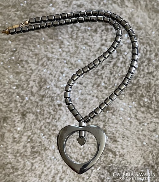 Hematite mineral double heart heart pendant short women's string of pearls