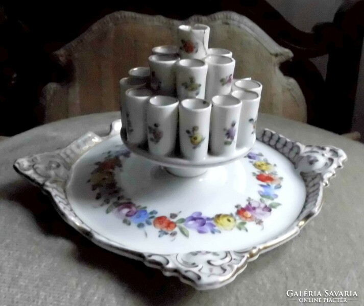 Antik, egyedi porcellán cigaretta kínáló asztaldísz a 19. századból, gyűjtőnek.