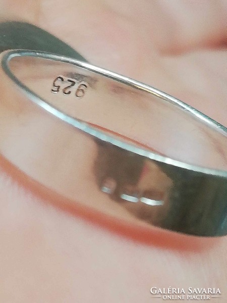 Mutatós masszív ezüst gyűrű