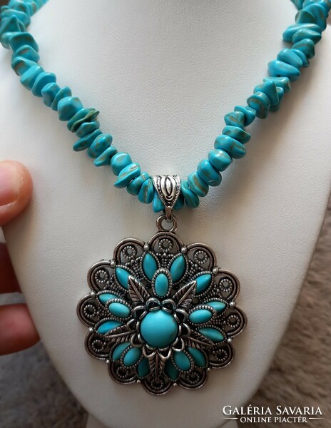 Artificial turquoise decor floral pendant necklace