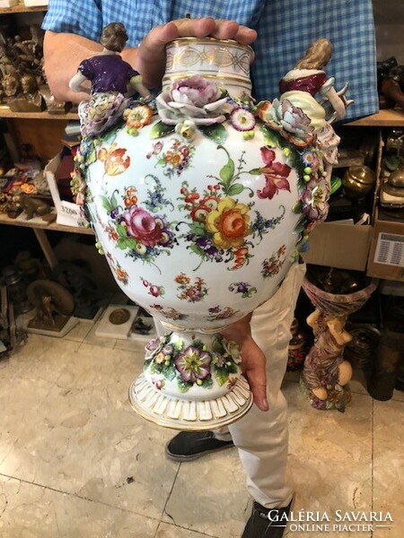 Alt Wien porcelain vase, hand painted, xix. Beginning of the century, 50 cm high.