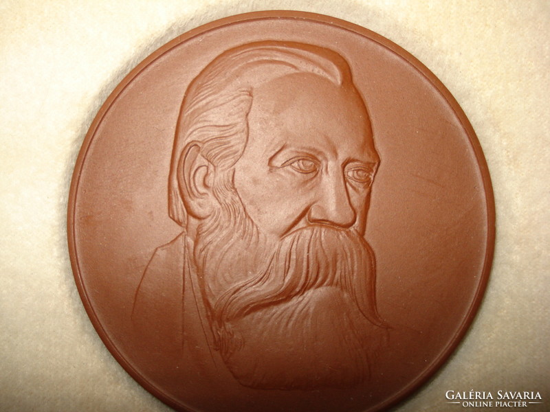 Meissen porcelain plaques: Marx, Engels, Lenin.