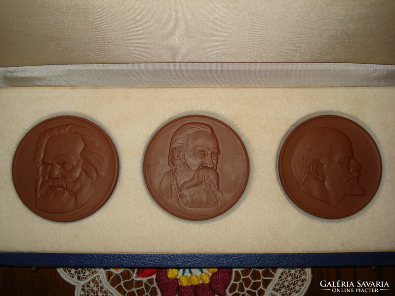 Meissen porcelain plaques: Marx, Engels, Lenin.