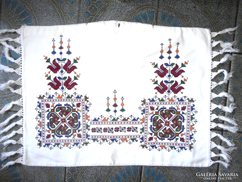 Cushion cover richly embroidered with cross-stitch small-dense stitch 49 cm x 35 cm