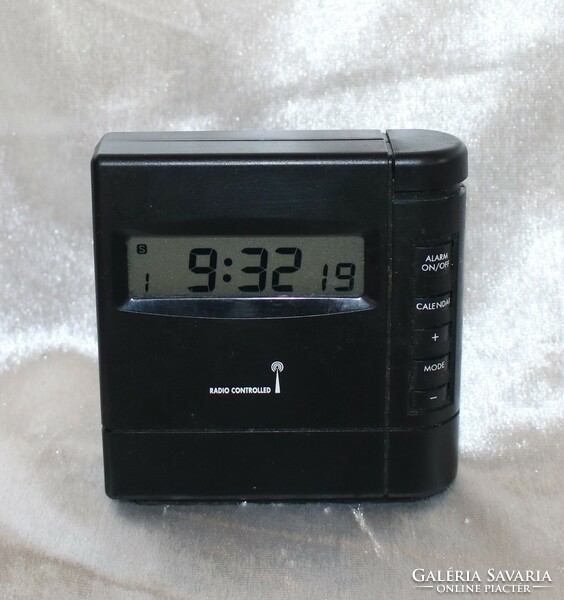 Radio controlled clock-really shows the exact time