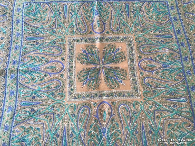 Kézzel hengerelt indiai selyemkendő, 102 x 102 cm