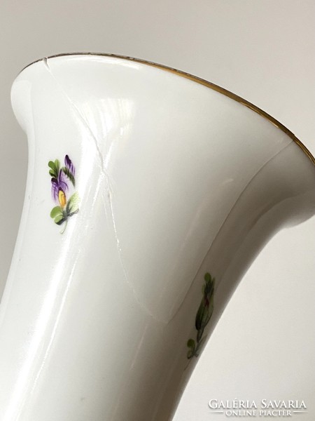 Herend porcelain vase decorated with flowers (glued) 17 cm