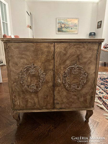 Shabby chic chest of drawers with shelves