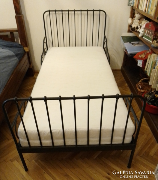 Egyszemélyes IKEA Minnen kovácsoltvas állítható fémvázas gyerek ágy ágyrács REVOTICA kókusz matrac