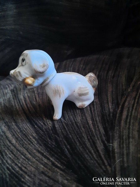 Aquincum porcelán figura Bólogató kutya