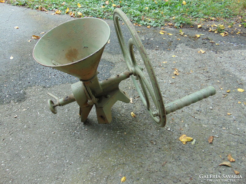 Hofherr crop grinder