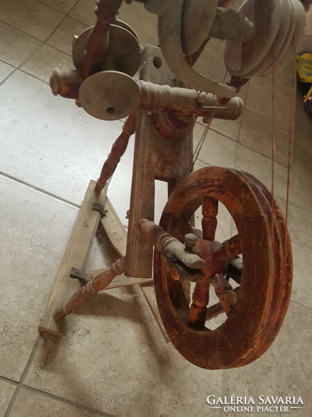 Old big spinning wheel 2pcs