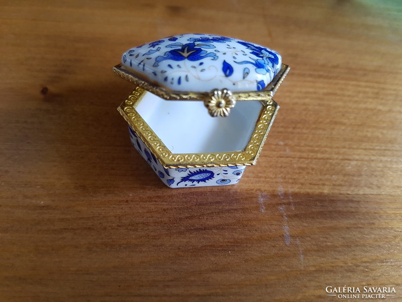 Porcelán mini ékszertartó