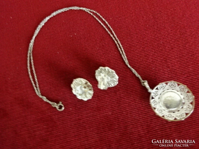 Silver-plated necklace with earrings from the 70s, center black. Jokai.