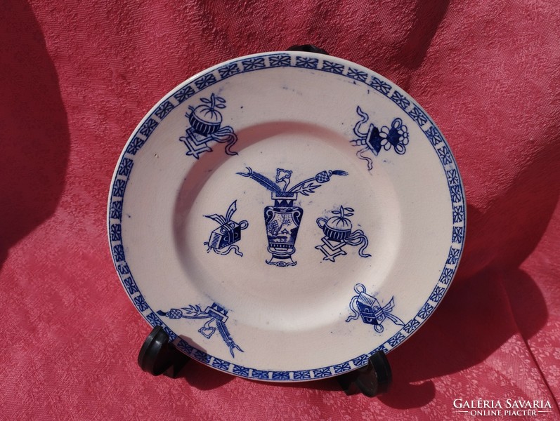 Antique Dutch porcelain pedestal plate, ring plate