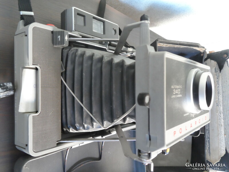 Retro, polaroid land camera 340 model