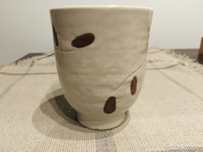 Glazed earthenware cup - with a clean design / 1 pc