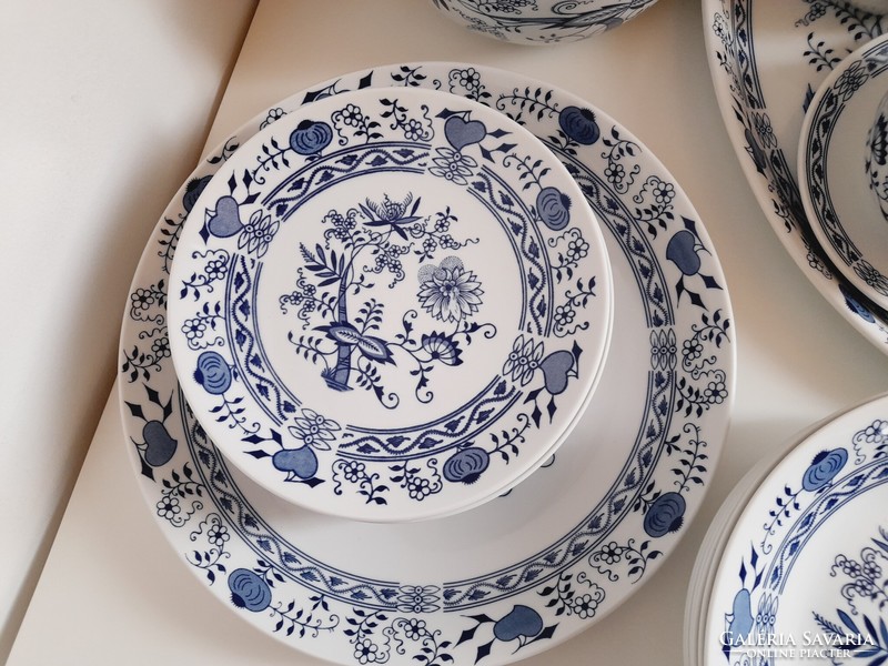 Czech porcelain tableware with onion pattern, bohemia inglazed