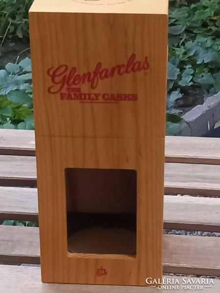 Vintage flenfarclas Scotch whiskey wooden box/dissdoboza / Scotch whiskey advertising object