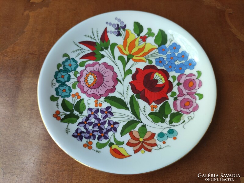 Kézi festésű magyar kalocsai virágos porcelán falitányér