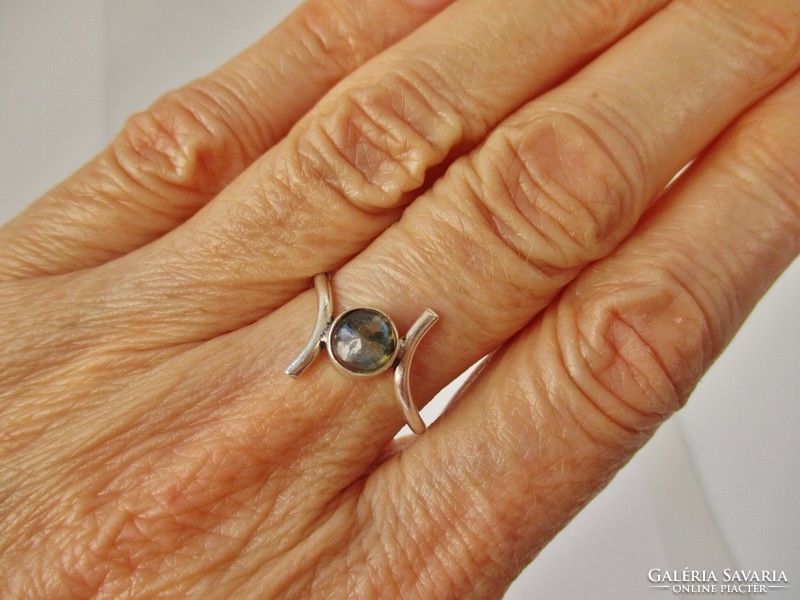 A wonderful silver ring with a rare polished labradorite