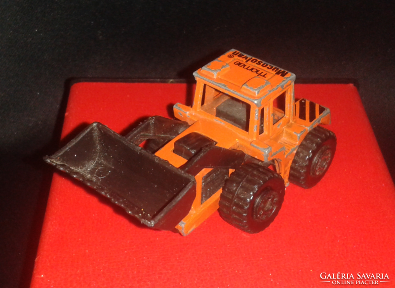 Matchbox Superfast Orange Tractor Shovel #29 1976. Macau