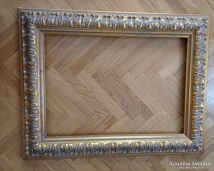 Looking for a wide gilded picture frame, looking for a mirror, looking for a painting