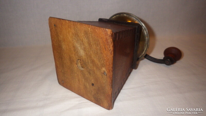 Antique trapeze coffee grinder Wien