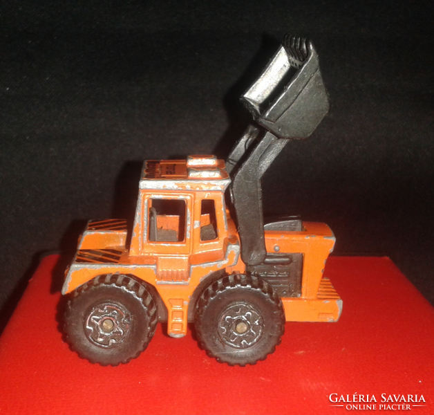 Matchbox Superfast Orange Tractor Shovel #29 1976. Macau