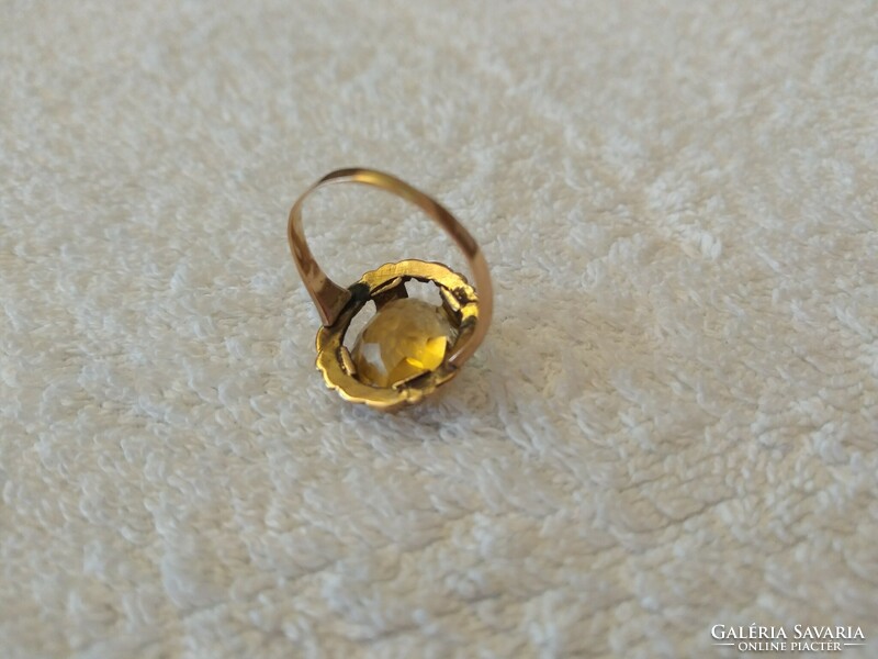 Arany gyűrű.