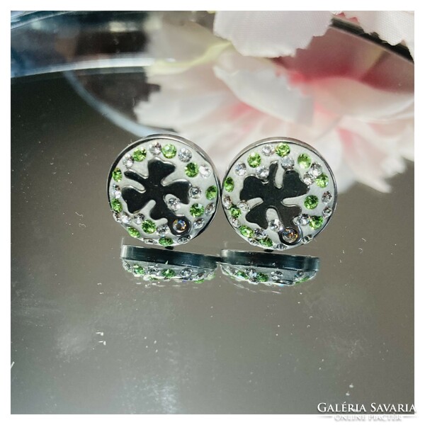 Lucky stainless steel stud earrings with swarovski crystal clover motif