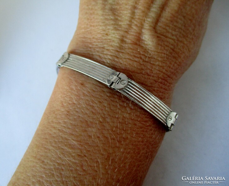 Silver bracelet with a special, beautiful pattern