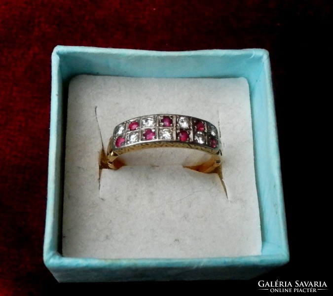 Gold ring brilliant, ruby stone