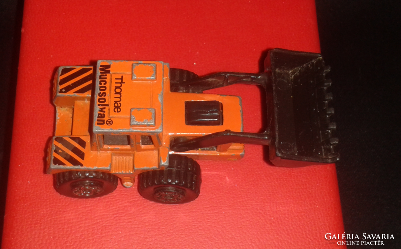 Matchbox Superfast Orange Tractor Shovel #29 1976. Macau