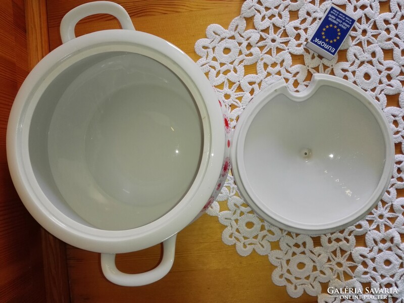 Alföldi porcelain soup bowl... Brand new.