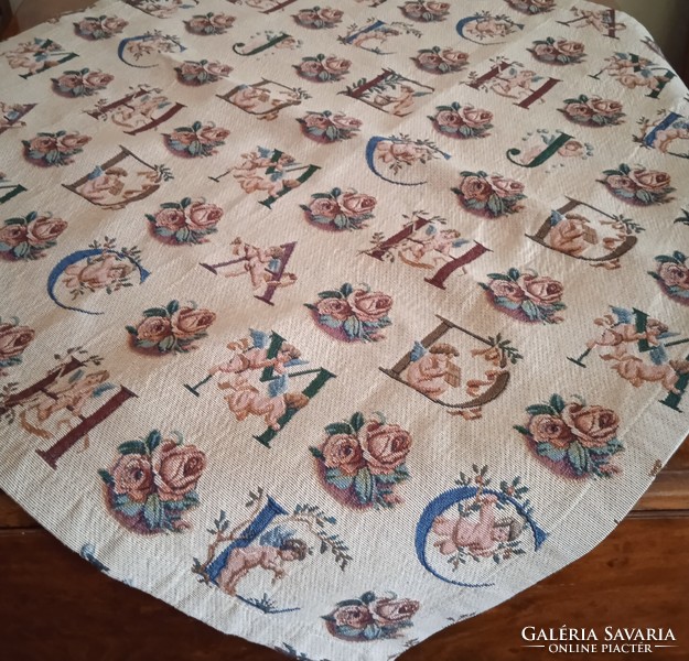 Angel tablecloth, centerpiece